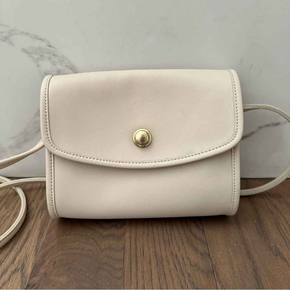 Vintage Coach Chrystie Crossbody 90s Small Handbag in Cream and Brass